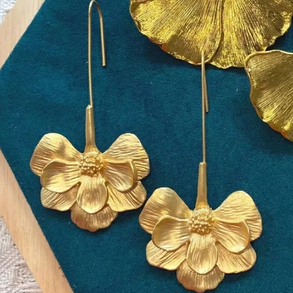2/$25 Gold Textured Flower Threader Drop Earrings - Picture 3 of 6